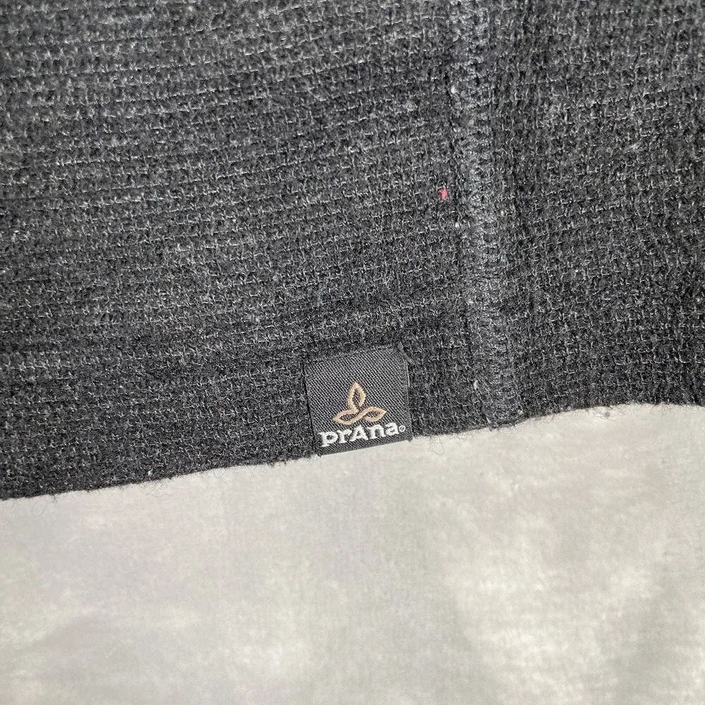 Prana men size